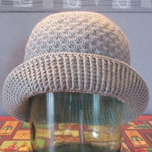 Шляпа крючком. Схемы и описания вязания шляп.