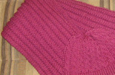 Комплект «Фуксия» (шарф и шапка спицами)